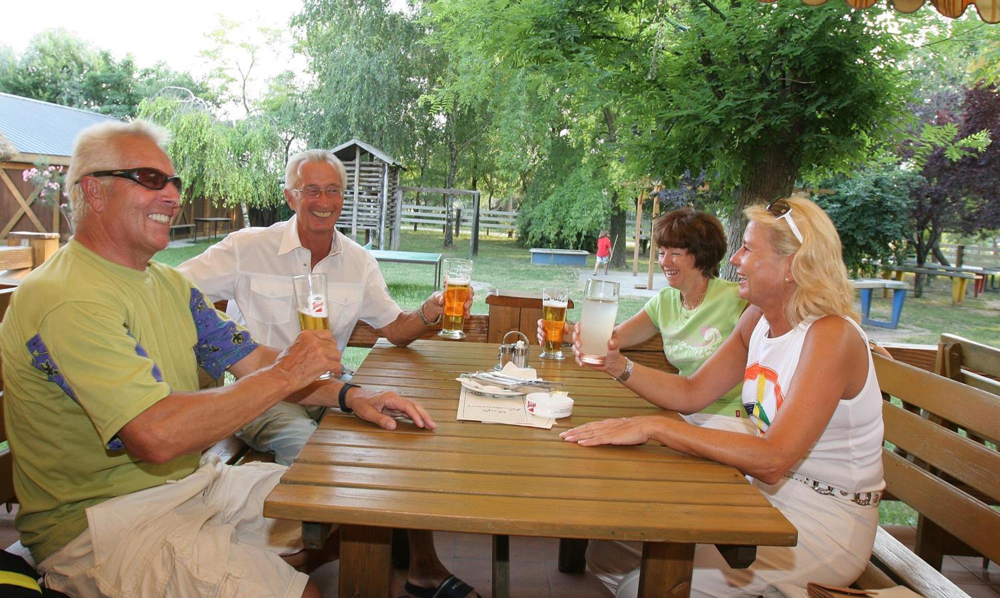 Hotel Georgshof Podersdorf am See Exterior foto