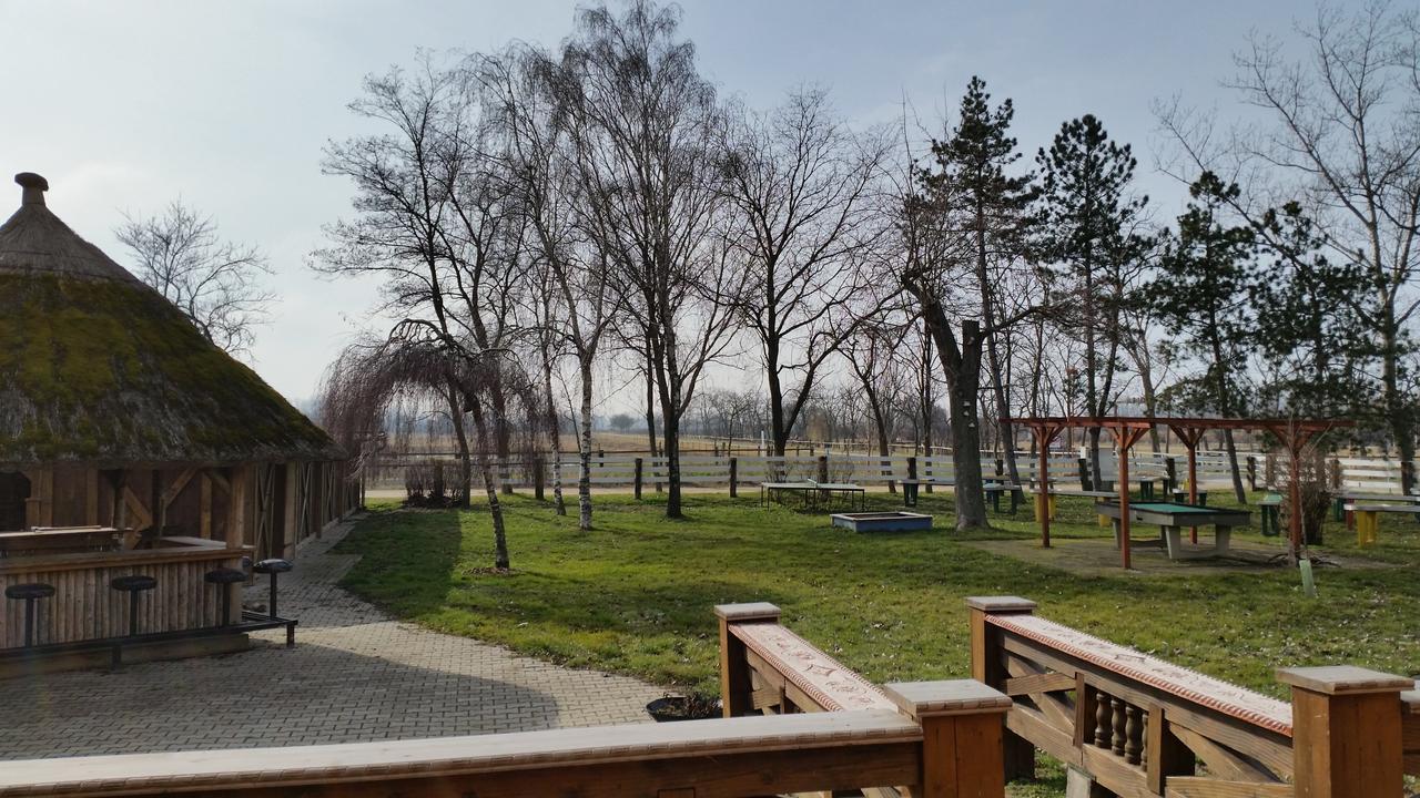 Hotel Georgshof Podersdorf am See Exterior foto